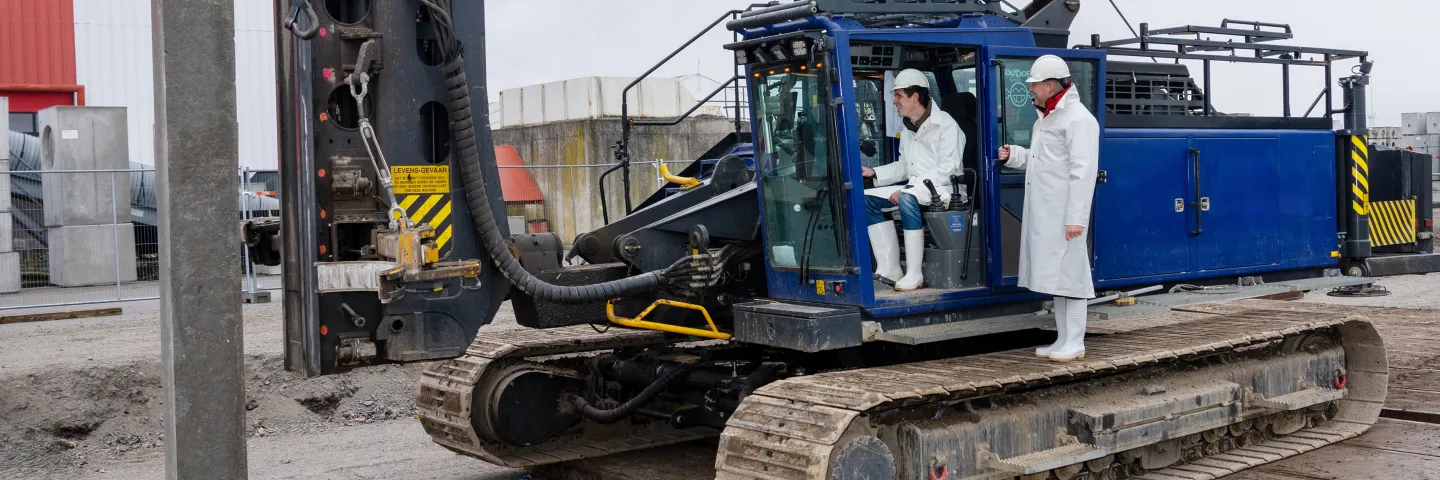 1e paal zaagfabriek Martens beton