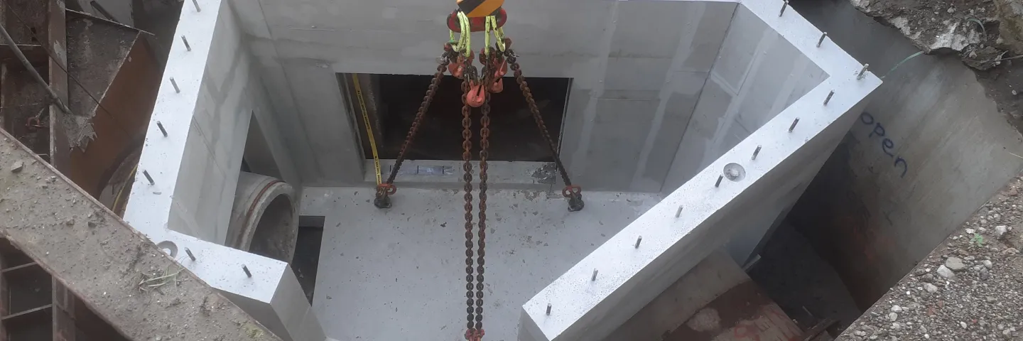 Header bijzondere 5-hoekige put Martens prefab beton