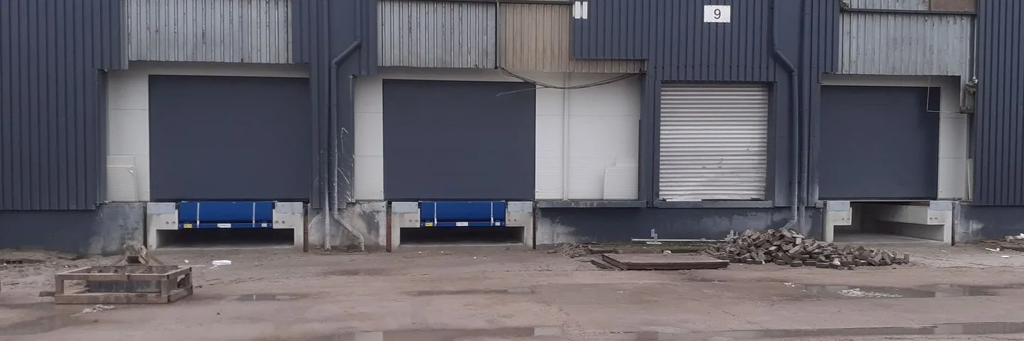 Project plaatsing Martens loadingdocks in bestaande bedrijfshal
