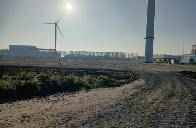 Foto halfverhard terrein verhuren