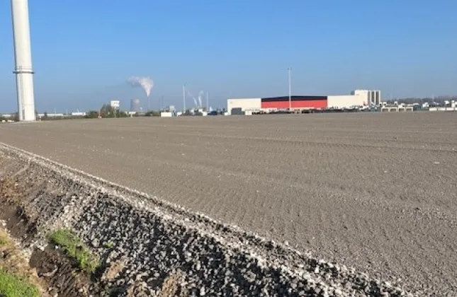 Foto halfverhard terrein verhuren